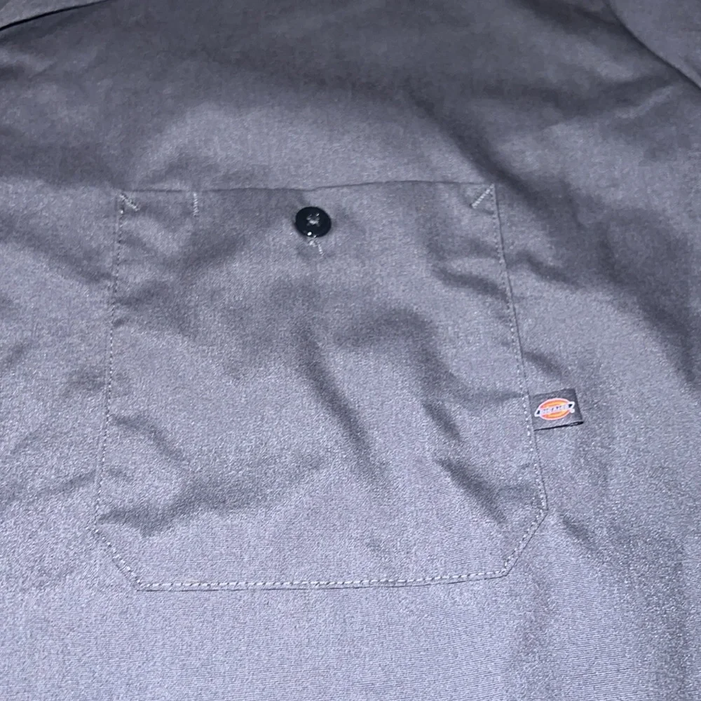 Dickies dark gray short sleeve button down shirt 2XL - Picture 4 of 5